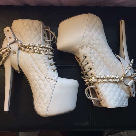 Sky high boots - Picture 1 of 4